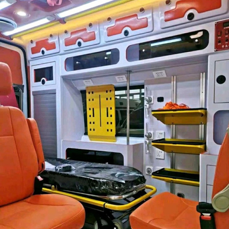 开阳长途救护车护送病人租赁价格